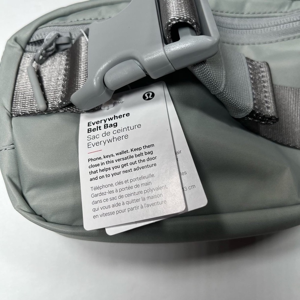 Lululemon Silver Drop Belt Bag NWT - Picture 4 of 9